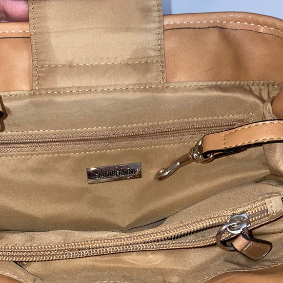 Giani Bernini Striped Two Tone Straw Bucket Crossbody Bag (Used) - Picture 8 of 15